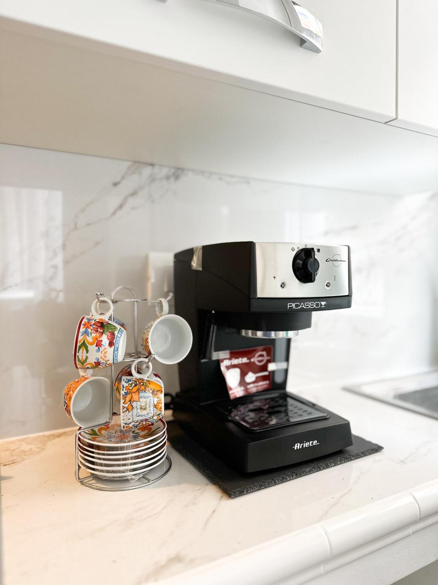 Tolly House-Rapallo City Centre ภายนอก รูปภาพ